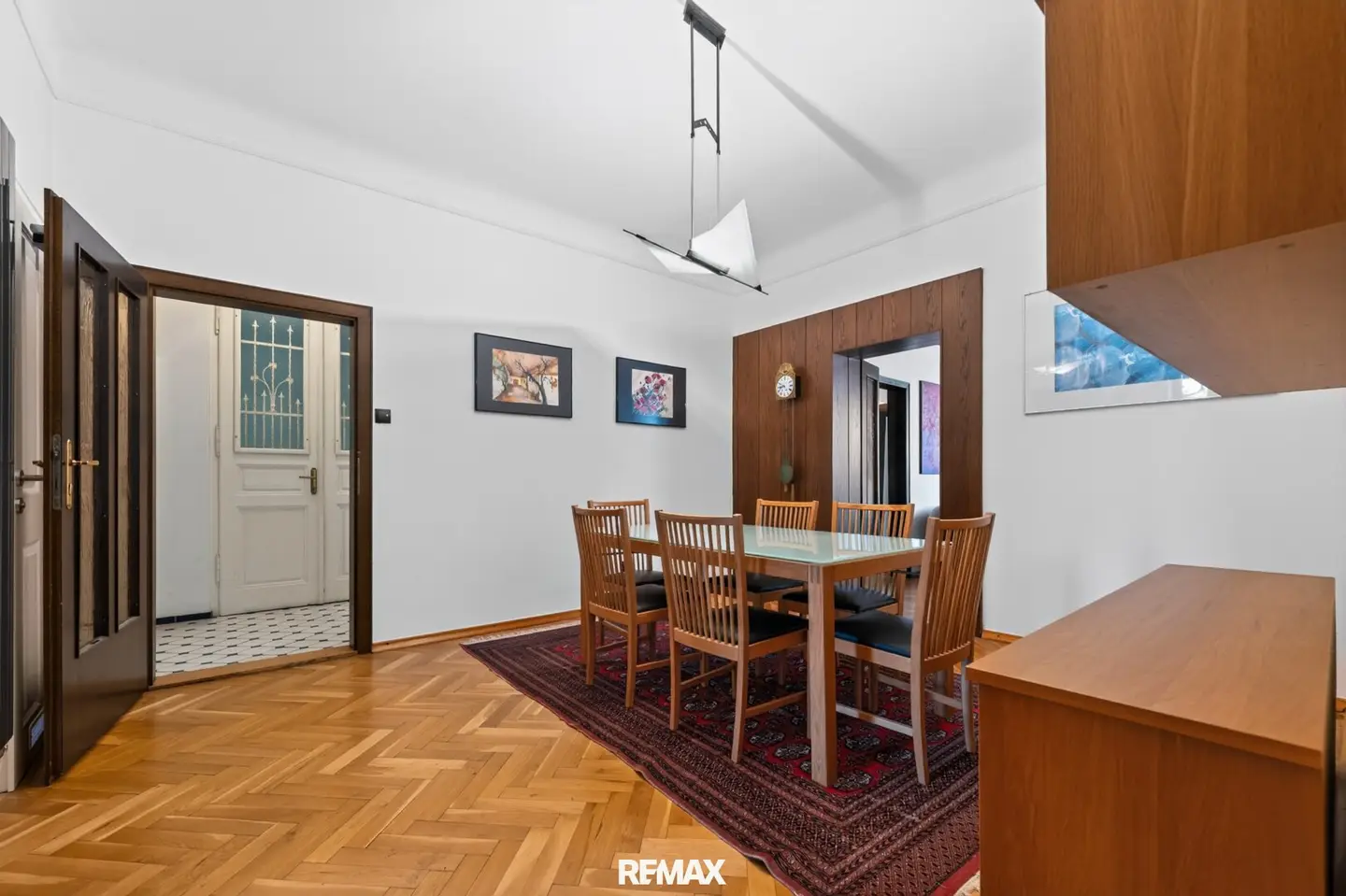 Old building charm above the roofs of Graz – spacious 111 m² apartment with balcony in Jakomini
