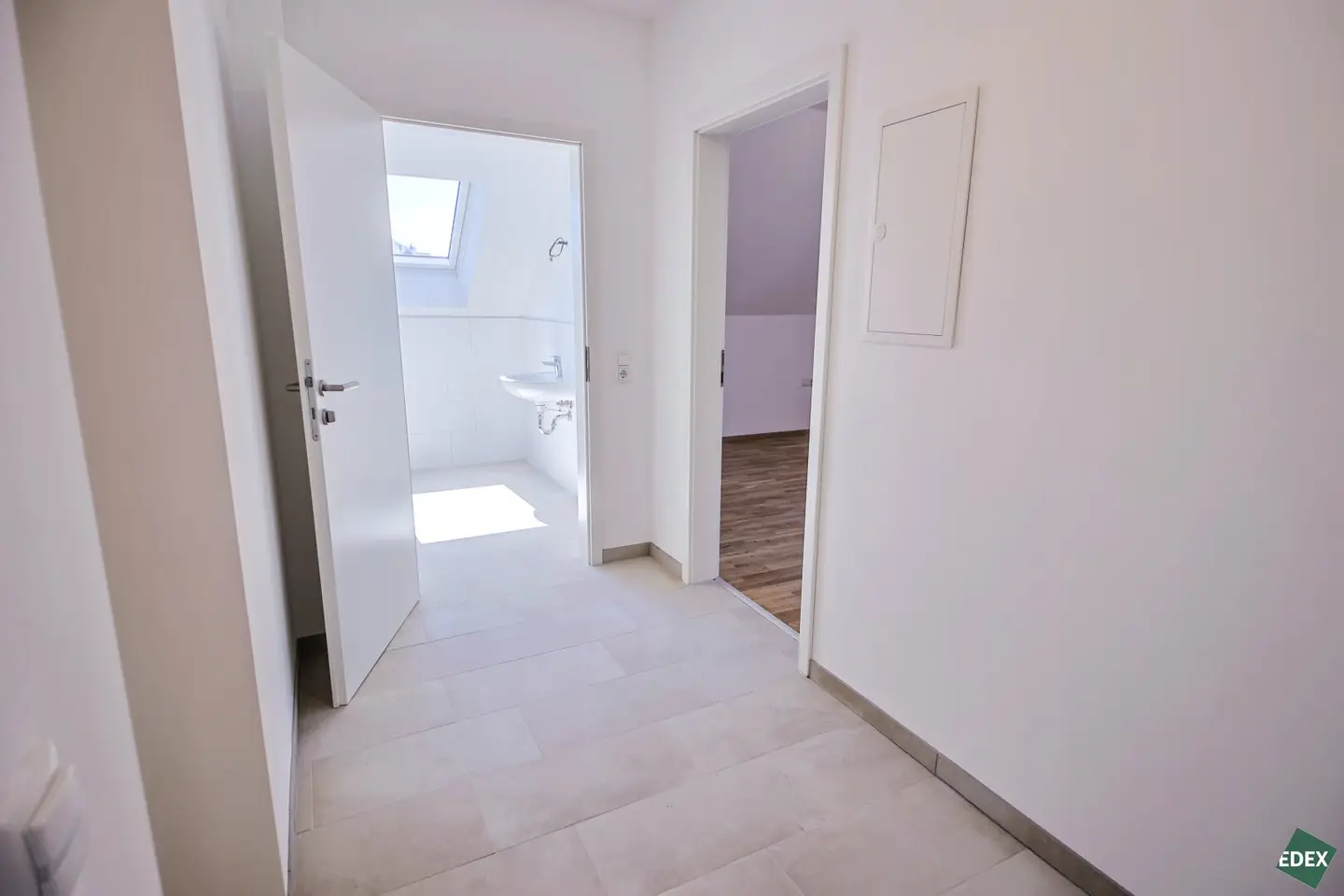 Core-renovated condominium in prime location of Ebensee am Traunsee - Top 6