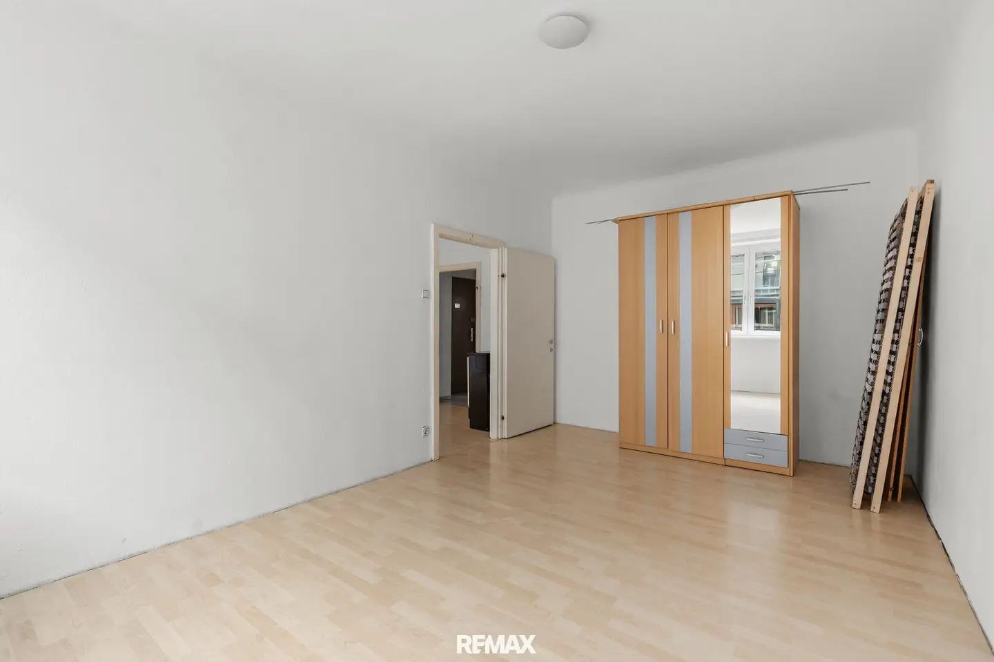 Charming 2-room apartment in 1210 Vienna Renovation Project