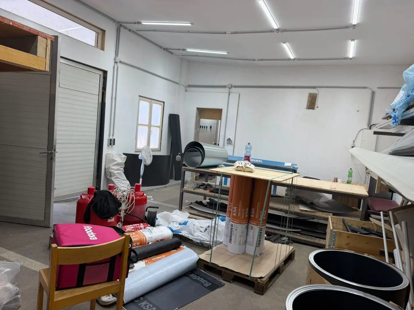 Sehr schöne, sonnige Halle, Lager, Werkstatthalle mitten in Areal200 PROVISIONSFREI!!!