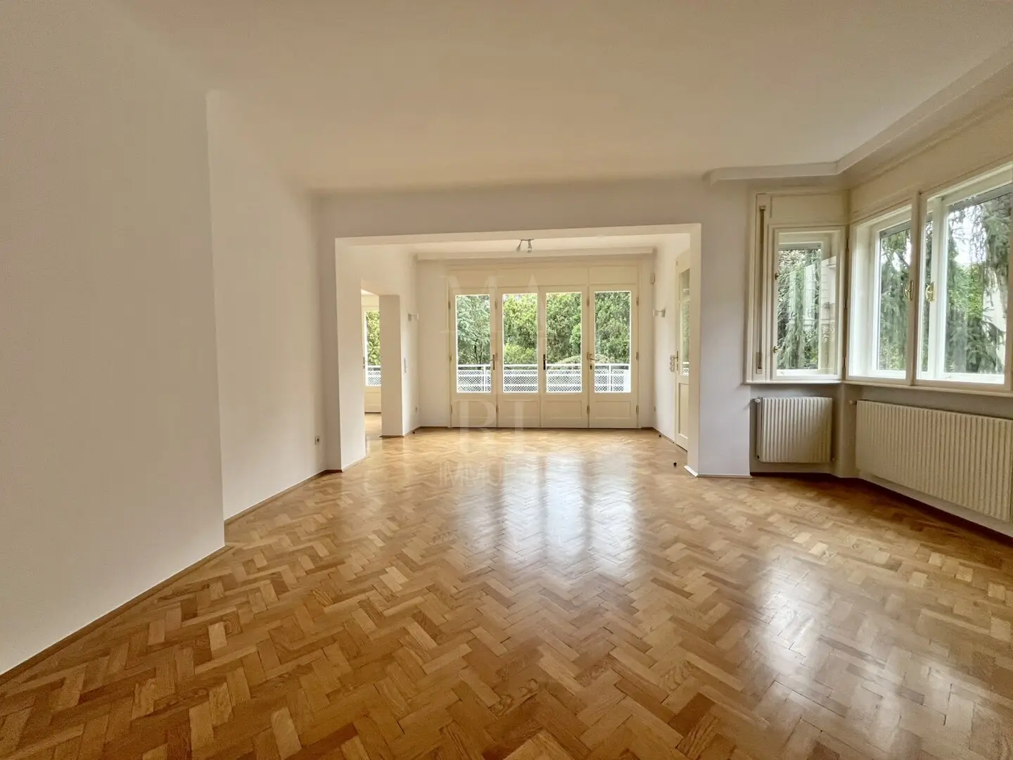 Repräsentative Villa mit Terrassen und 300 m² Garten