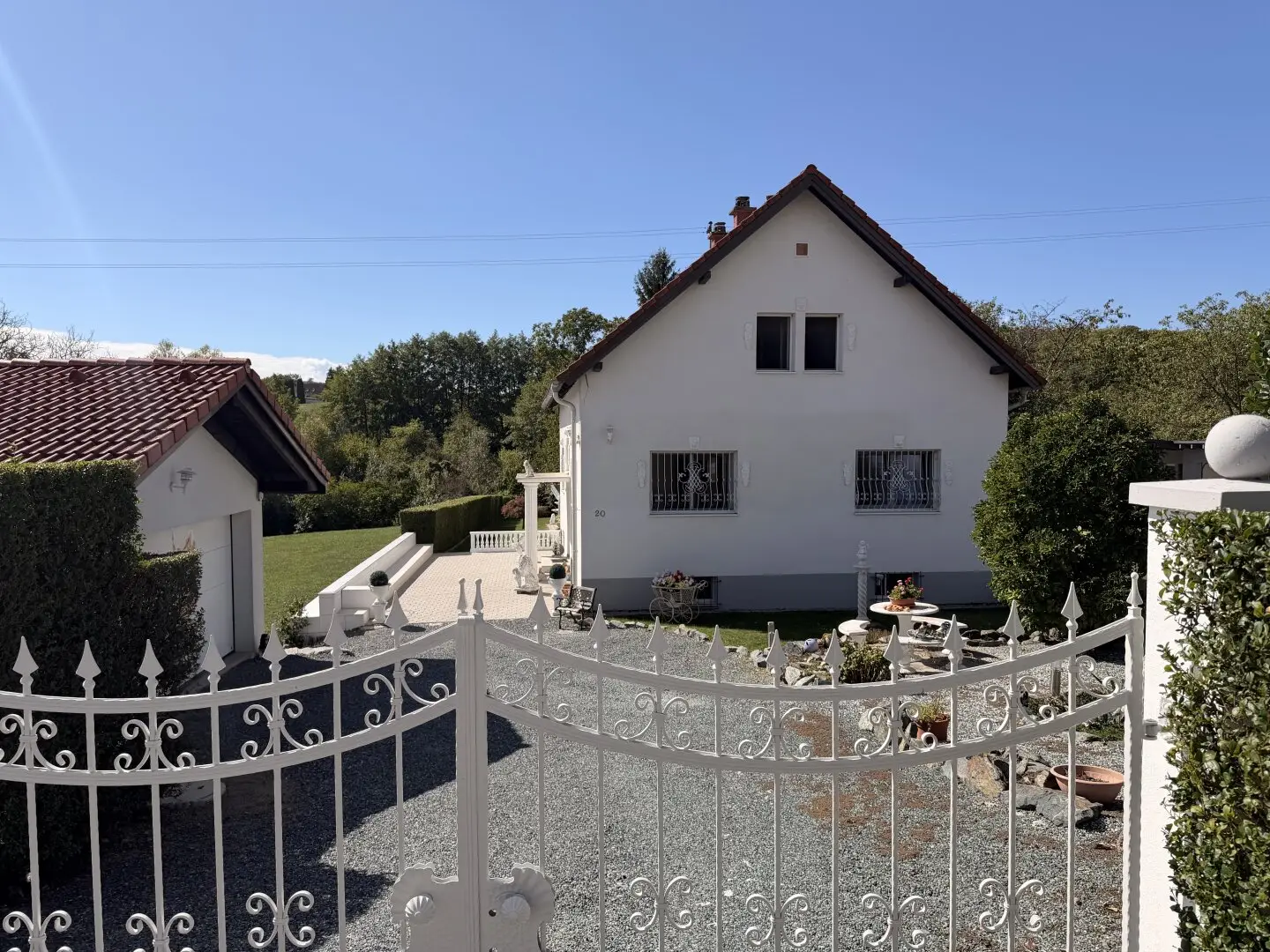 Single-family house with exclusive furnishings and outbuilding, wine idyll South Burgenland, near Großpetersdorf