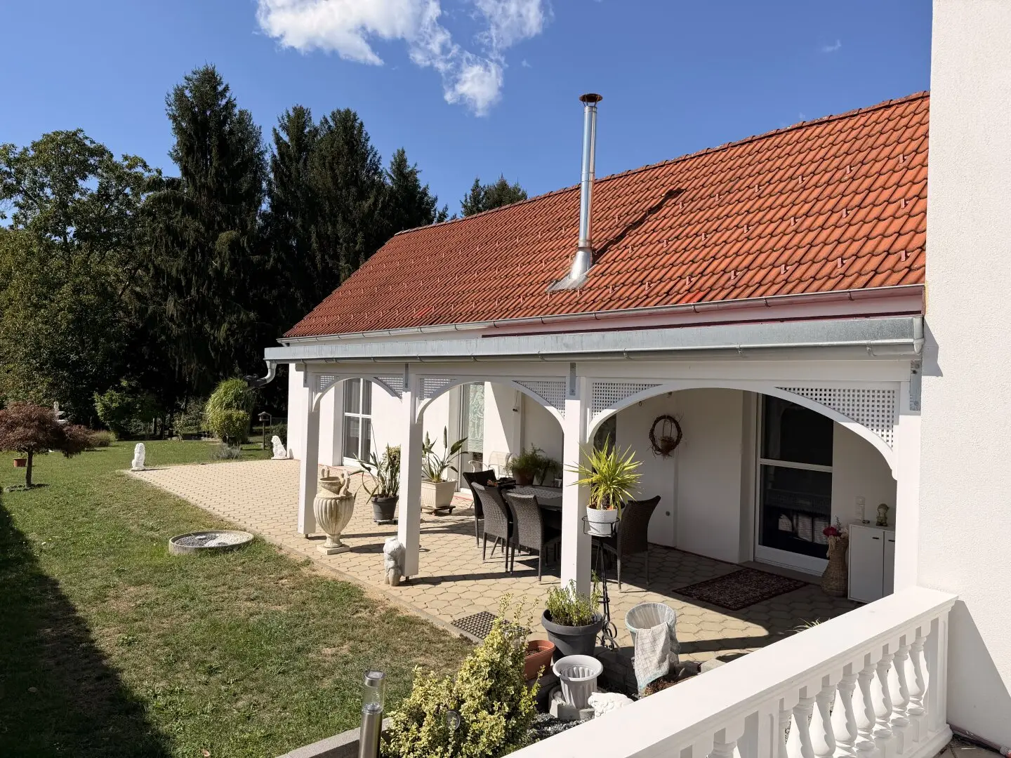 Single-family house with exclusive furnishings and outbuilding, wine idyll South Burgenland, near Großpetersdorf