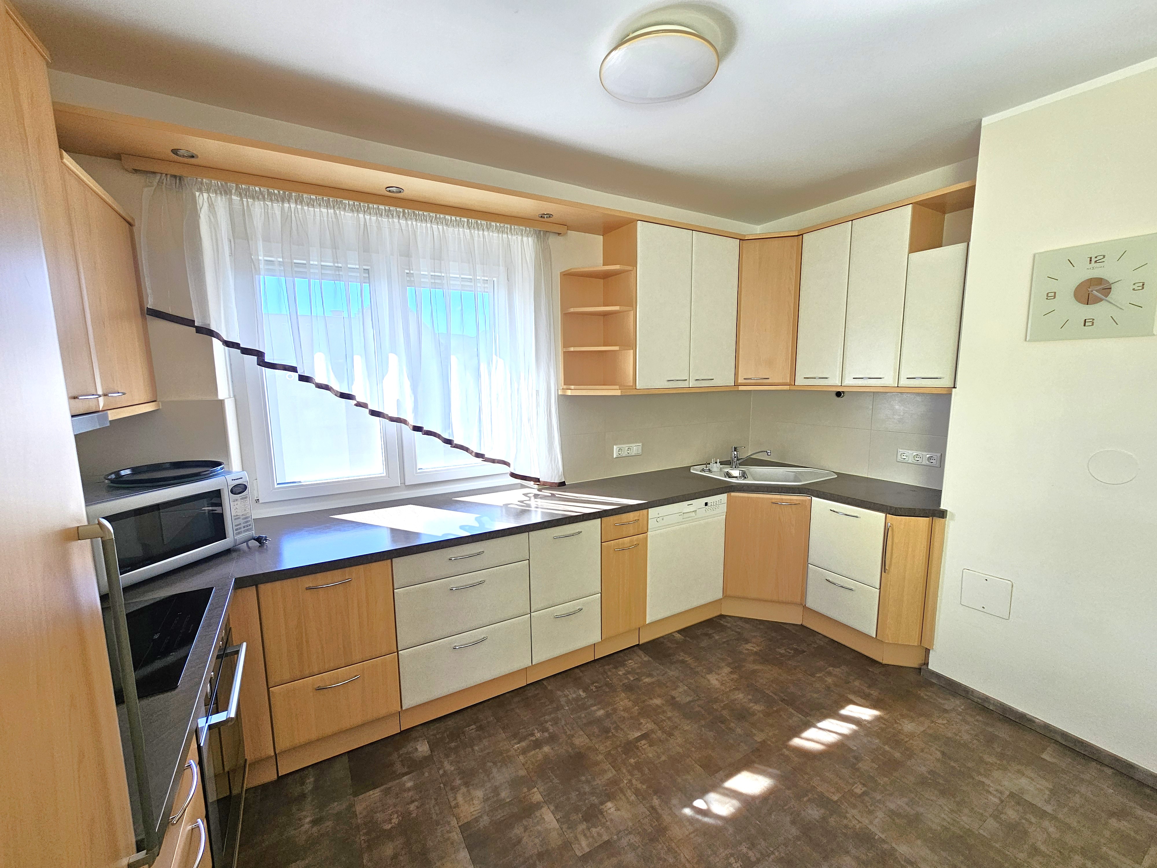 Family apartment with loggia and underground parking