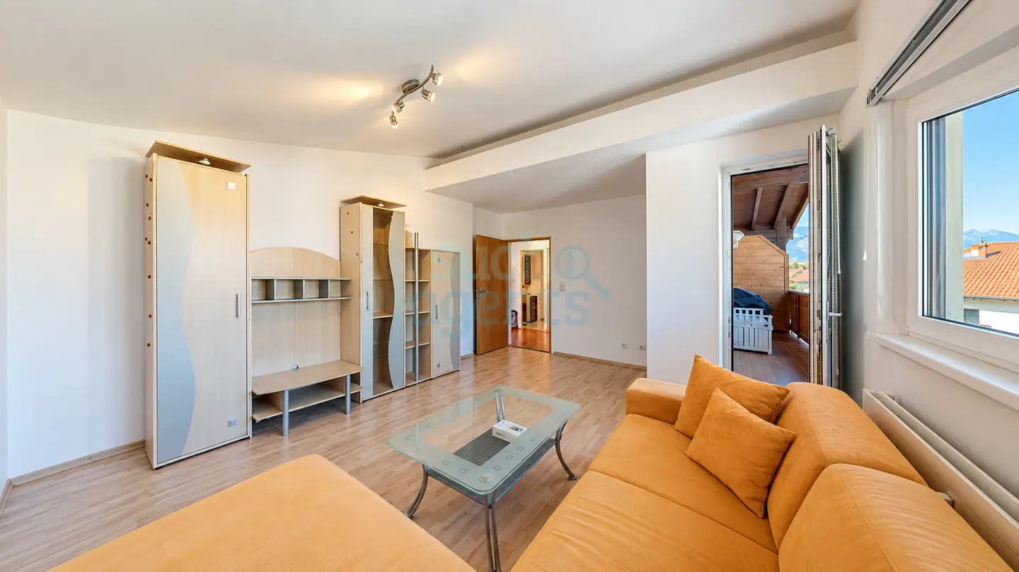 Bright Wohnung with balcony and North Chain view