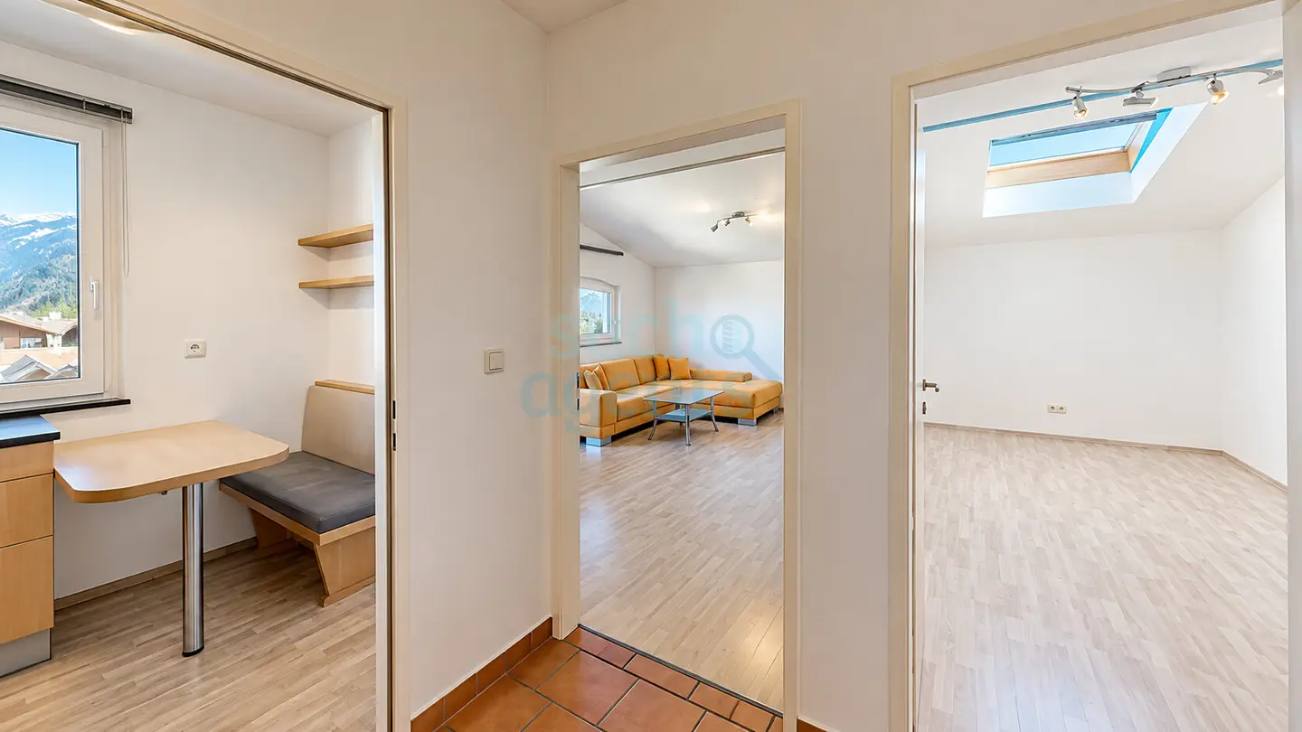 Bright Wohnung with balcony and North Chain view