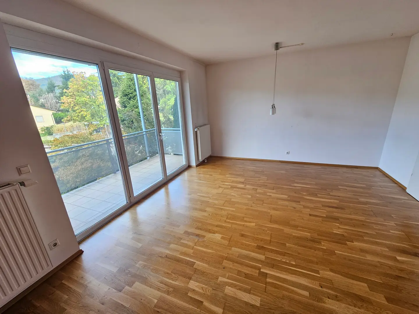 Accessible apartment with large balcony and underground parking
