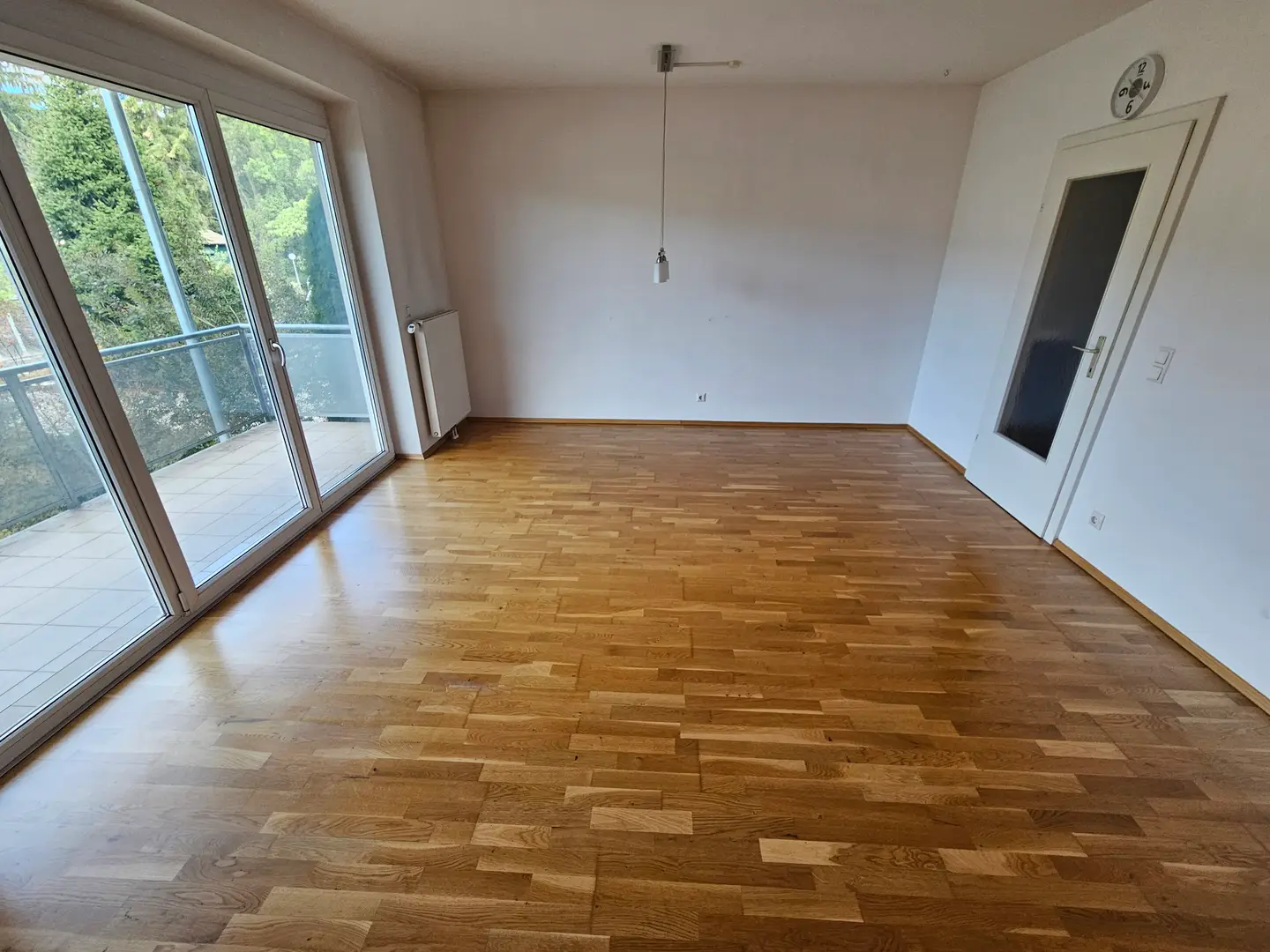 Accessible apartment with large balcony and underground parking