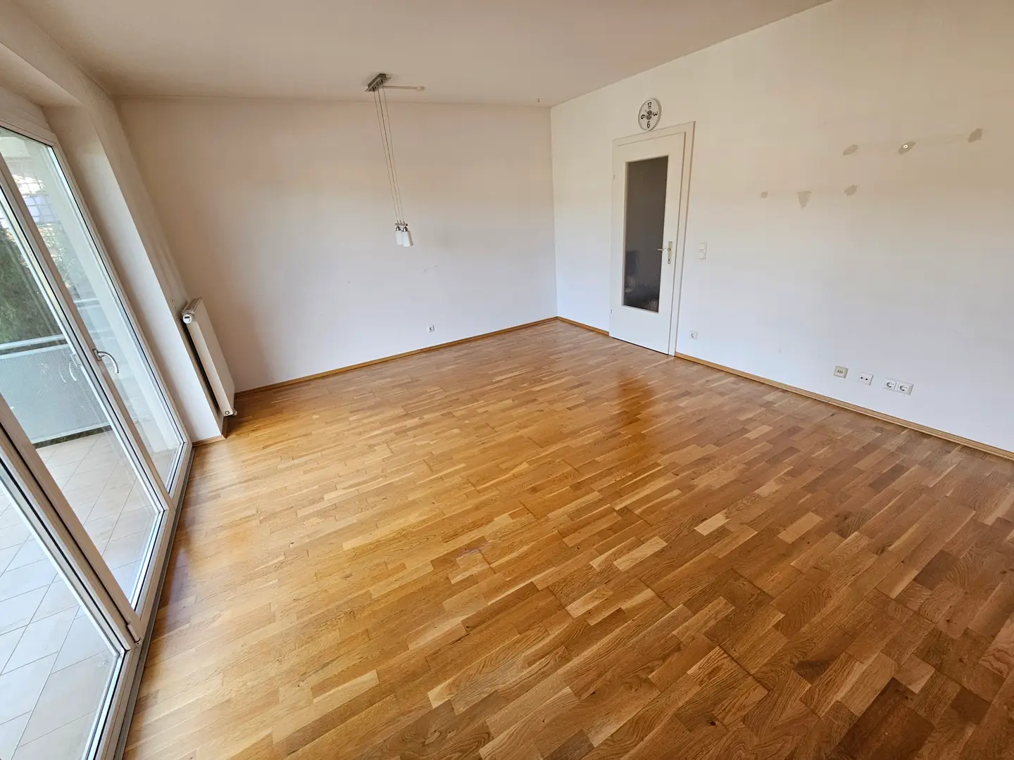 Accessible apartment with large balcony and underground parking