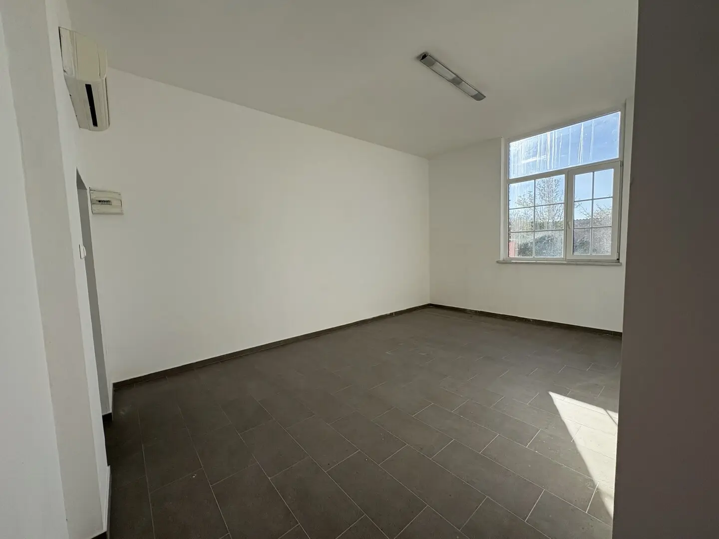 Vielseitig nutzbarer Raum, Büro, Lager im Industriegebiet – ca. 17 m² PROVISIONSFREI!!! D9