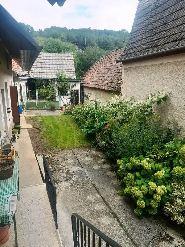 Häuschen mit Potential in Ortslage - mit Hof, Garten und Scheune!