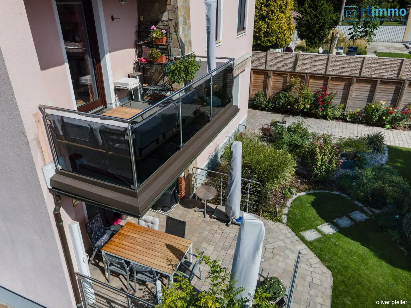 Technically Up to Date – Spacious Family Residence with Dream Garden in Quiet Cul-de-Sac of Stockerau
