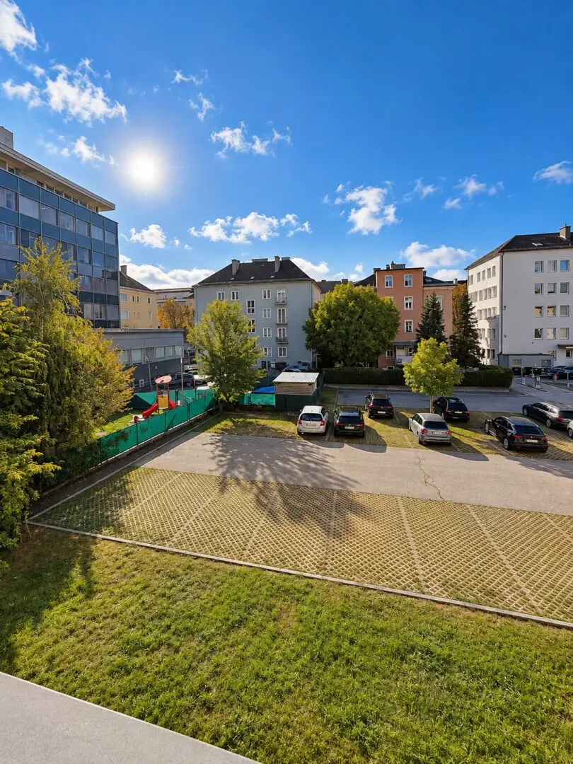 Charming 2 room apartment with loggia in central location