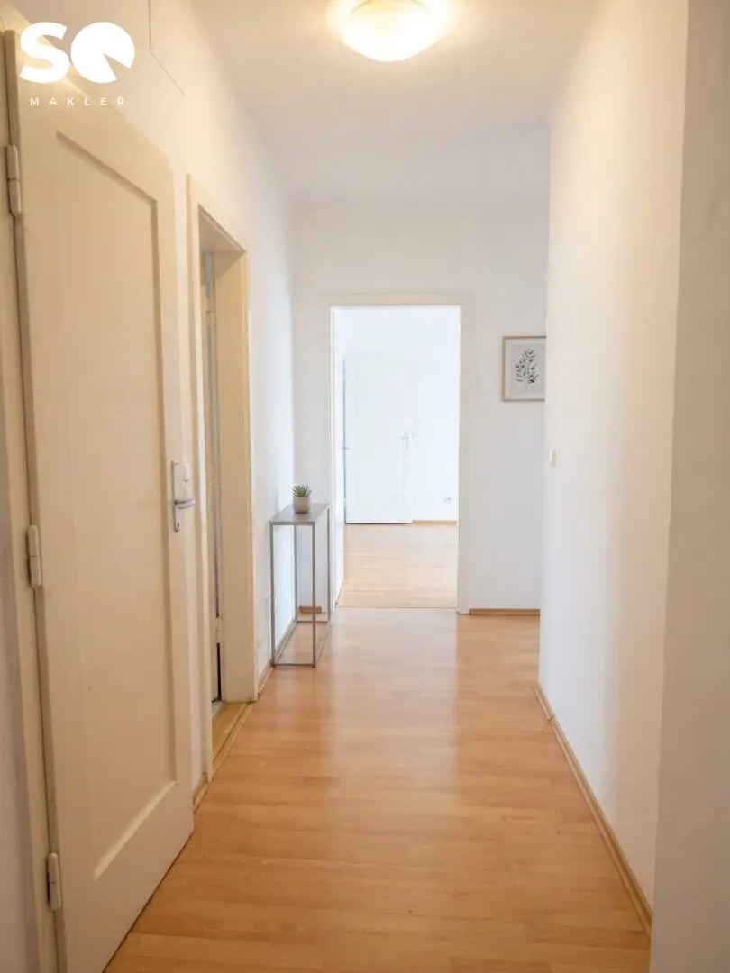 #SQ - Charming Potential: Apartment in Need of Renovation in Desirable Location near Brunnenmarkt