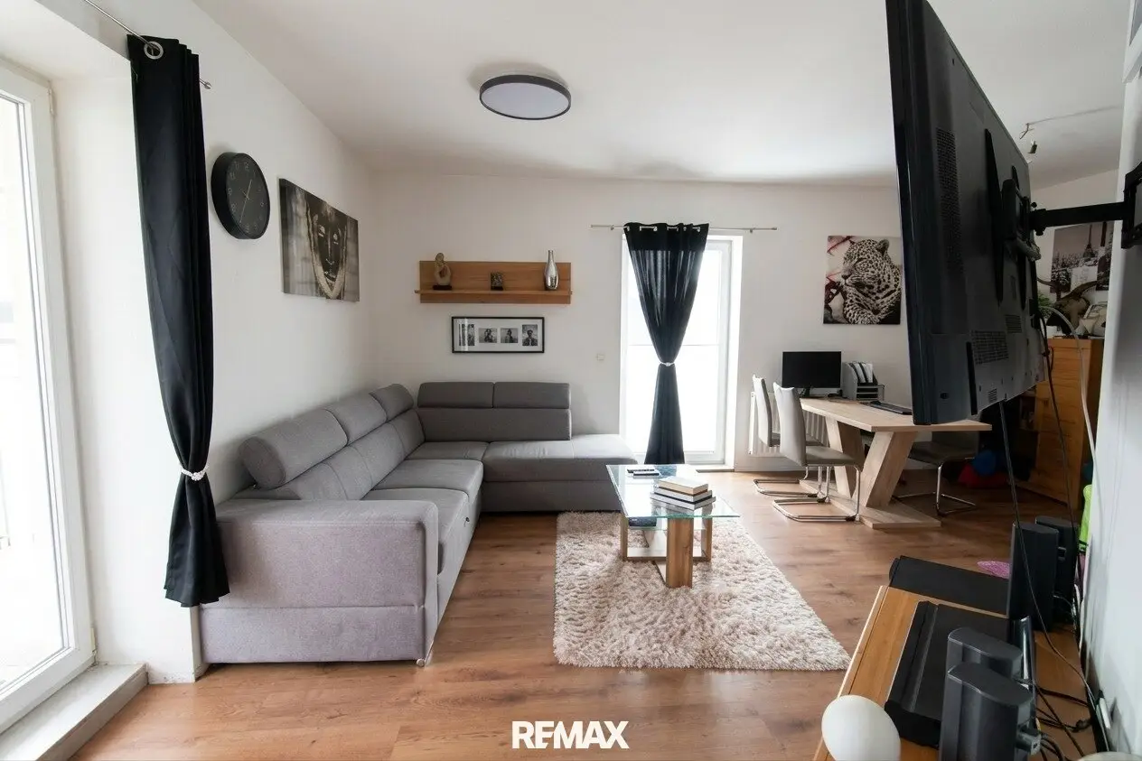 ANLEGERHIT – vermietete 2-Zimmer-Wohnung mit Balkon in zentraler Lage - Top W 7! Nähe BMW, SKF!!