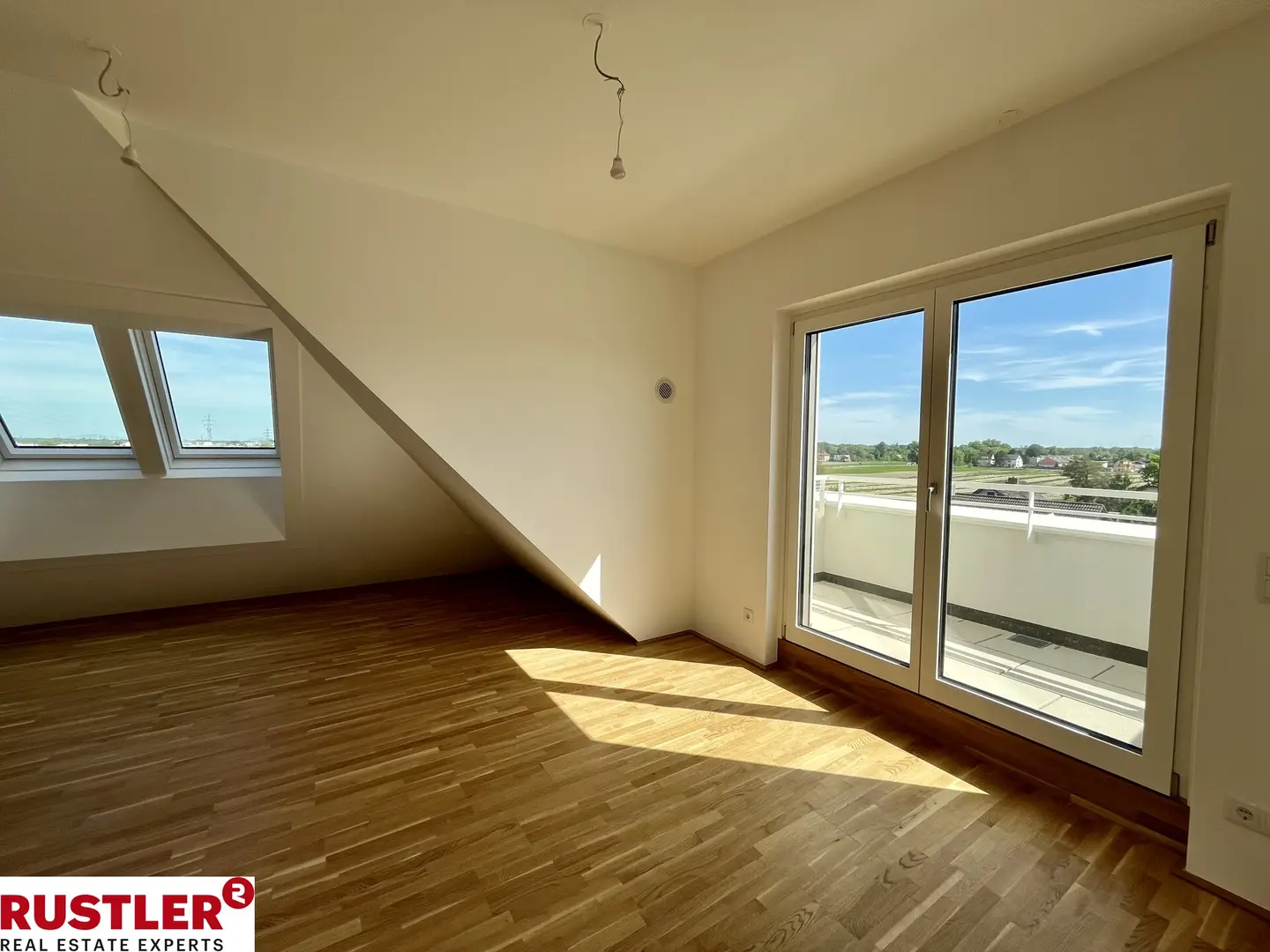 Moderne Wohnung mit großzügiger Freifläche im Grünen