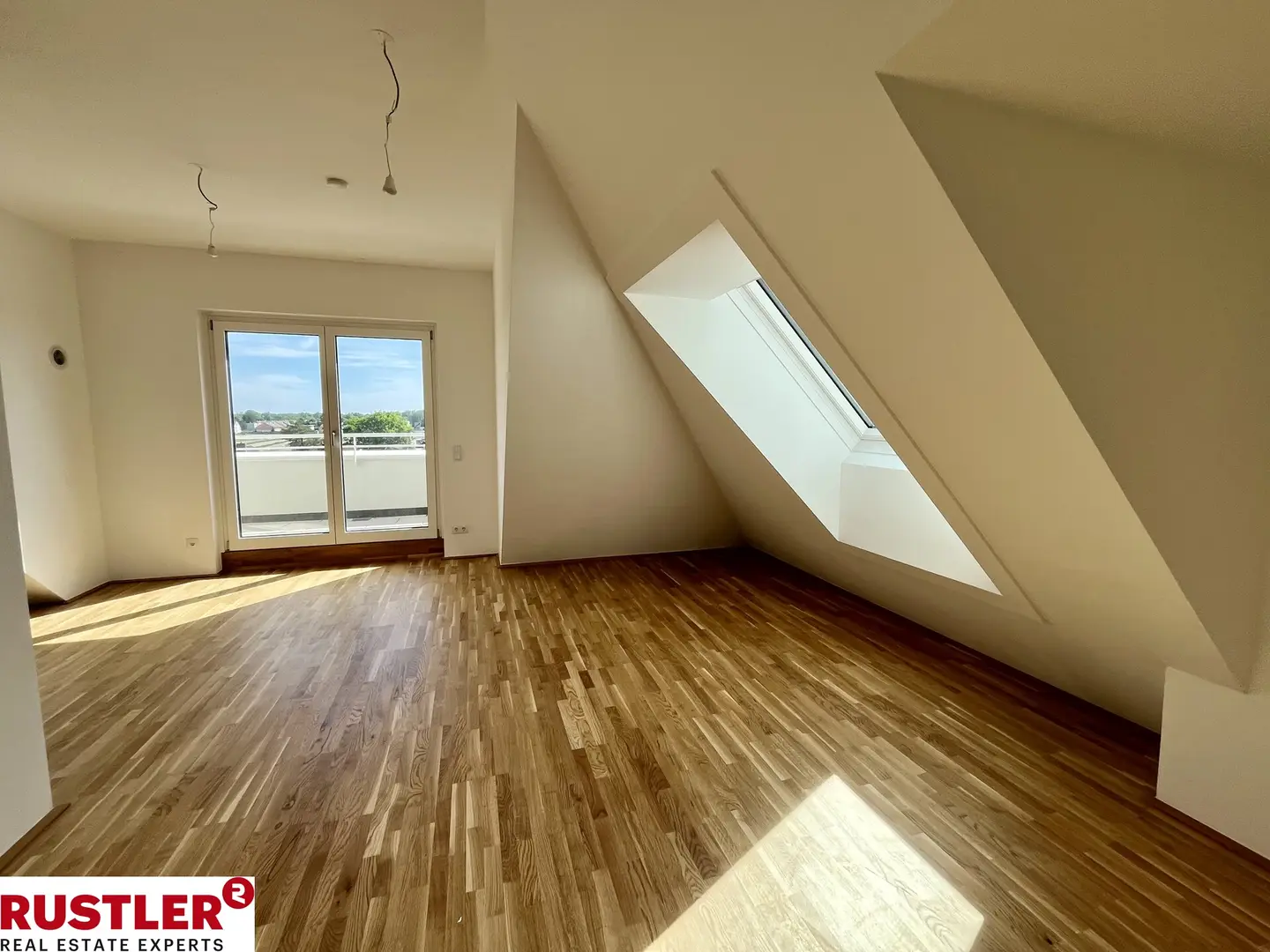 Moderne Wohnung mit großzügiger Freifläche im Grünen
