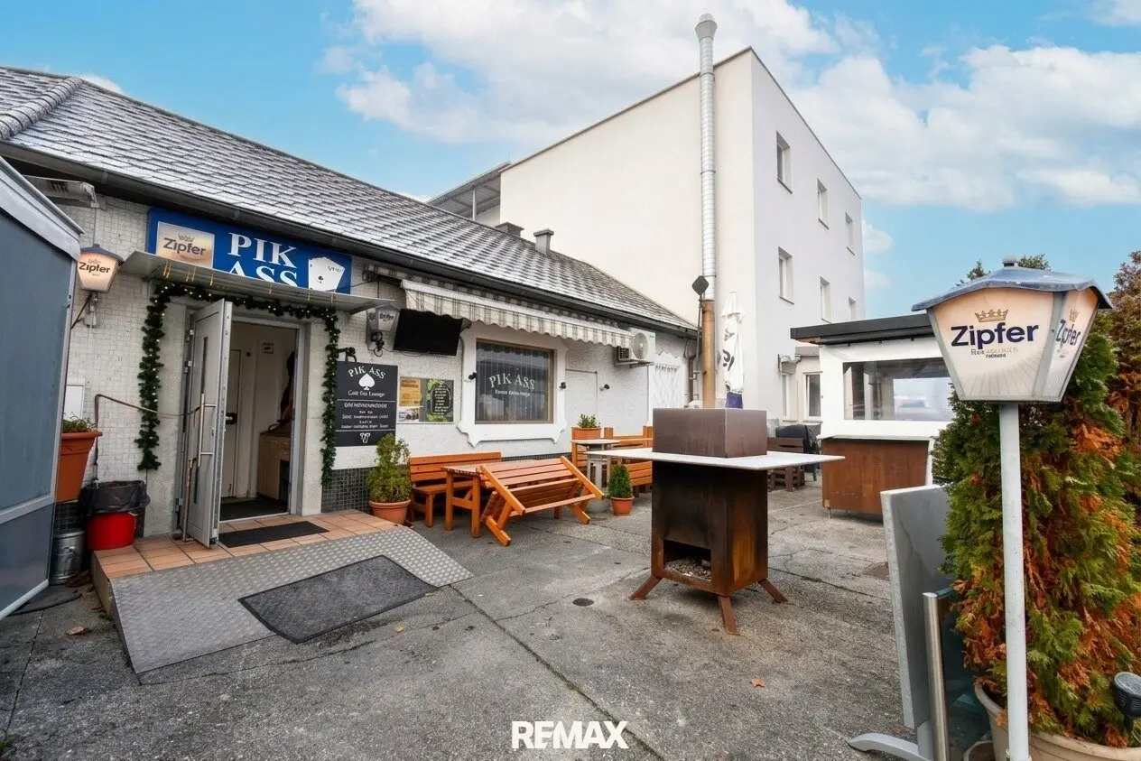Leased restaurant business with separate residential unit in central location Close to BMW, SKF