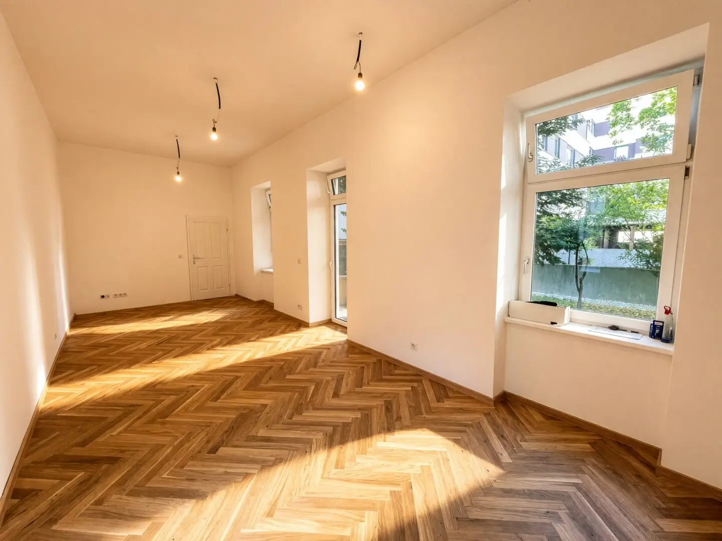 Garden bliss in Vienna: Renovated 3-room apartment with private green oasis