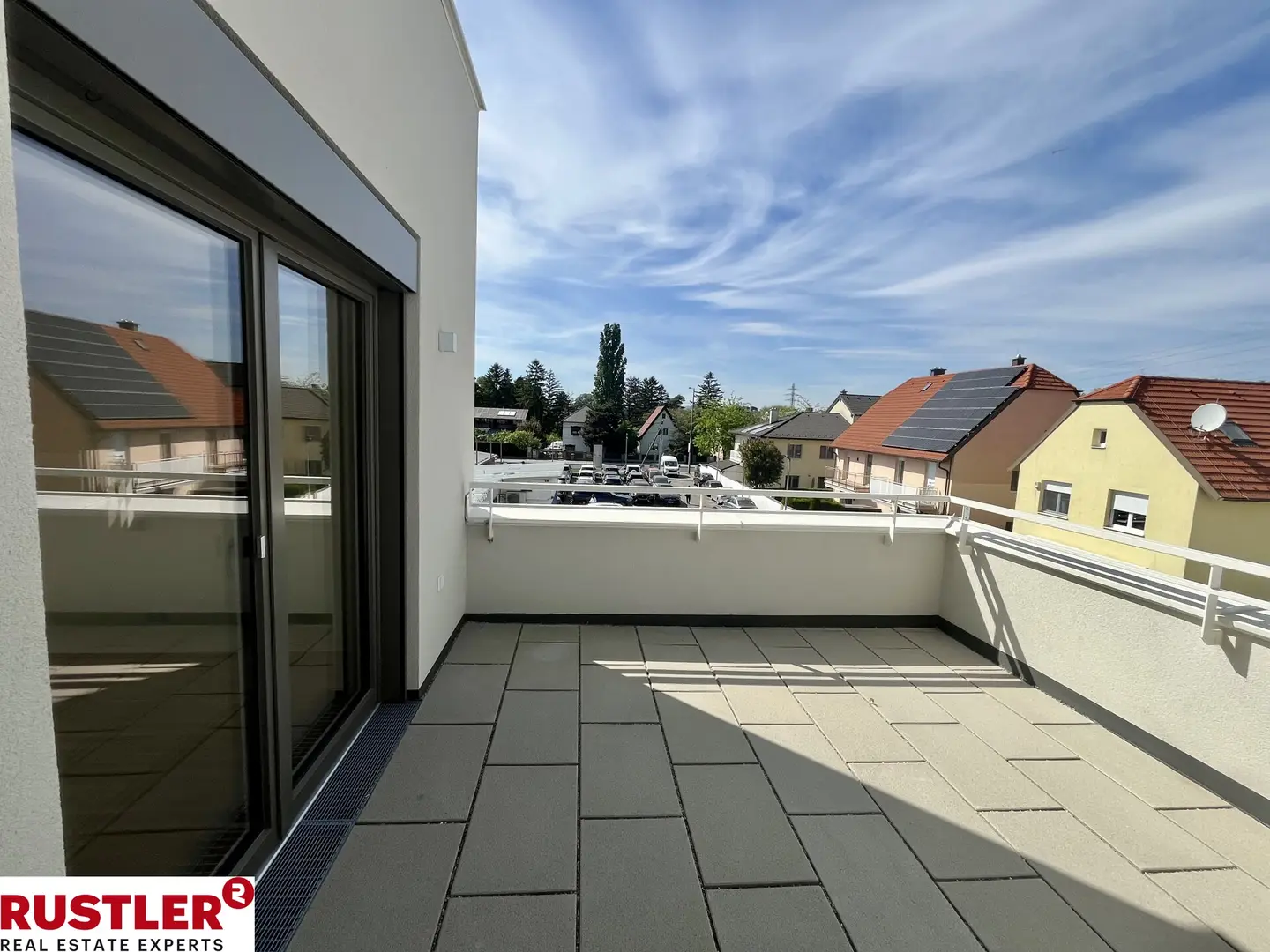 Apartment near the Danube island with balcony and photovoltaic system