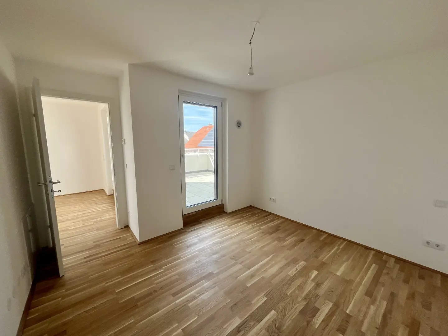 Moderne Wohnung mit großzügiger Freifläche und Photovoltaik