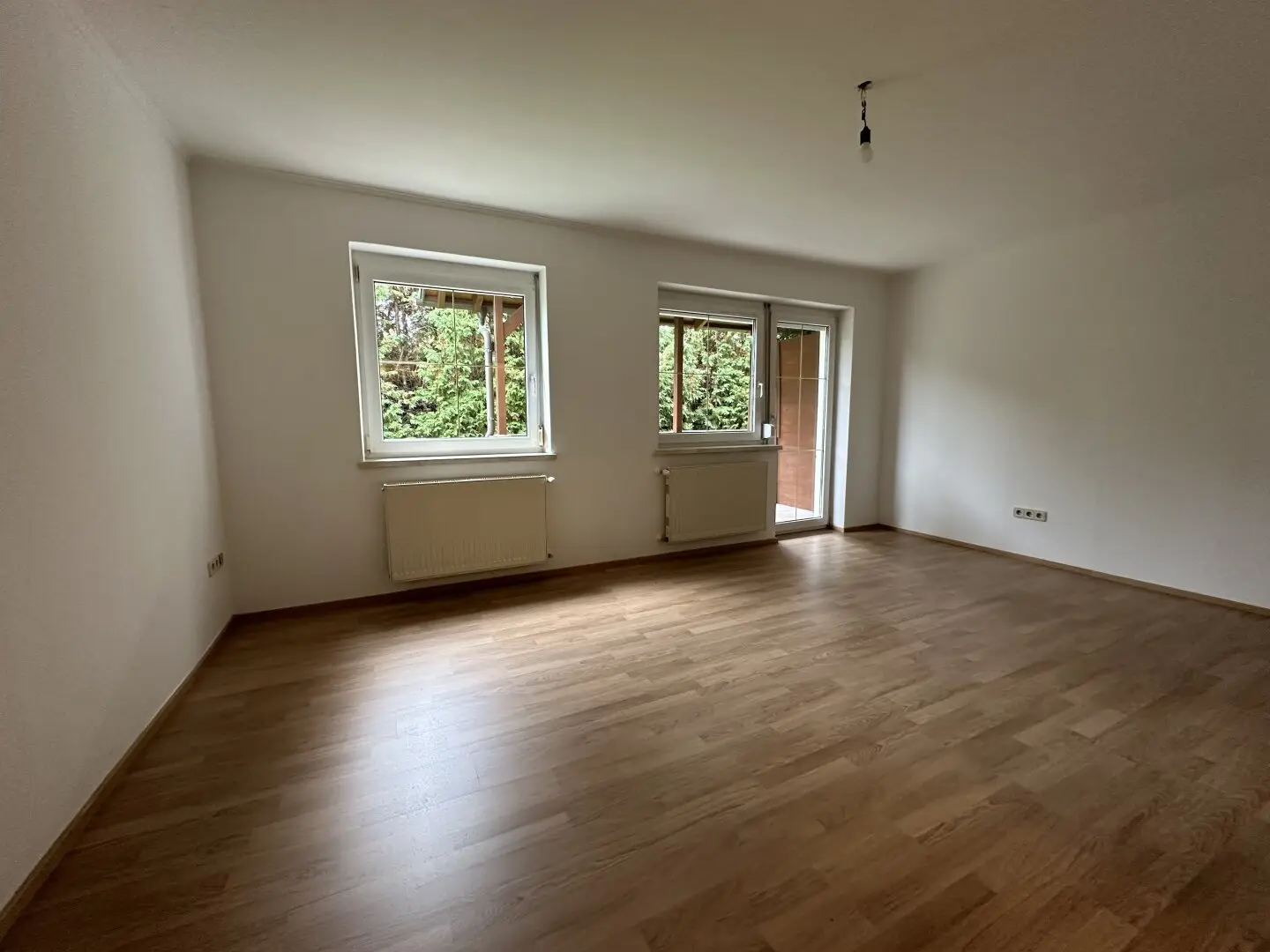 Moderne 1-Zimmer-Wohnung saniert mit Balkon und direktem Zugang zum Gemeinschaftsgarten