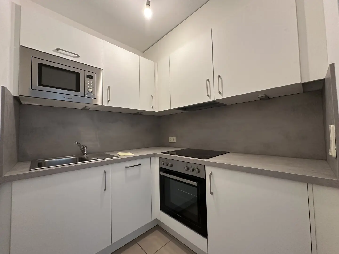 Moderne 1-Zimmer-Wohnung saniert mit Balkon und direktem Zugang zum Gemeinschaftsgarten