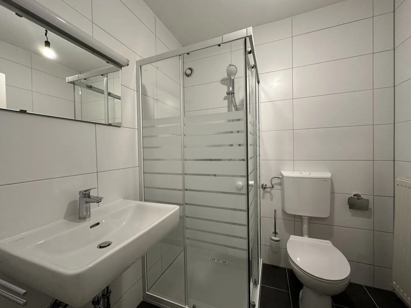 Moderne 1-Zimmer-Wohnung saniert mit Balkon und direktem Zugang zum Gemeinschaftsgarten