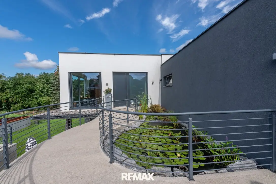 NEUER PREIS I STEYR | CHRISTKINDL – Luxuriöses Designerhaus mit Pool, Garten, Terrassen &amp; Doppelgarage