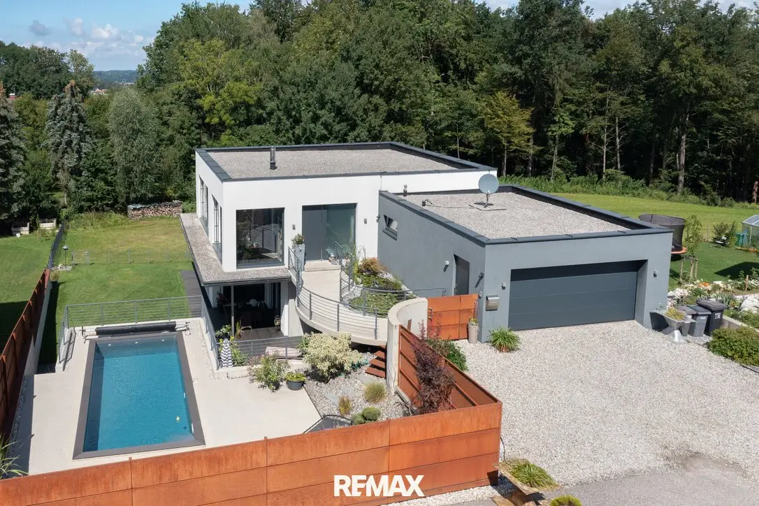 NEUER PREIS I STEYR | CHRISTKINDL – Luxuriöses Designerhaus mit Pool, Garten, Terrassen &amp; Doppelgarage