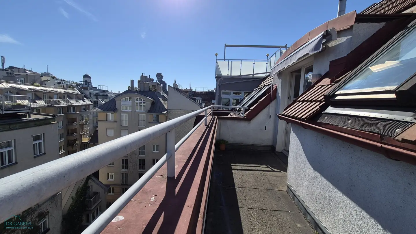 FULLY FURNISHED: TERRACE RENTAL