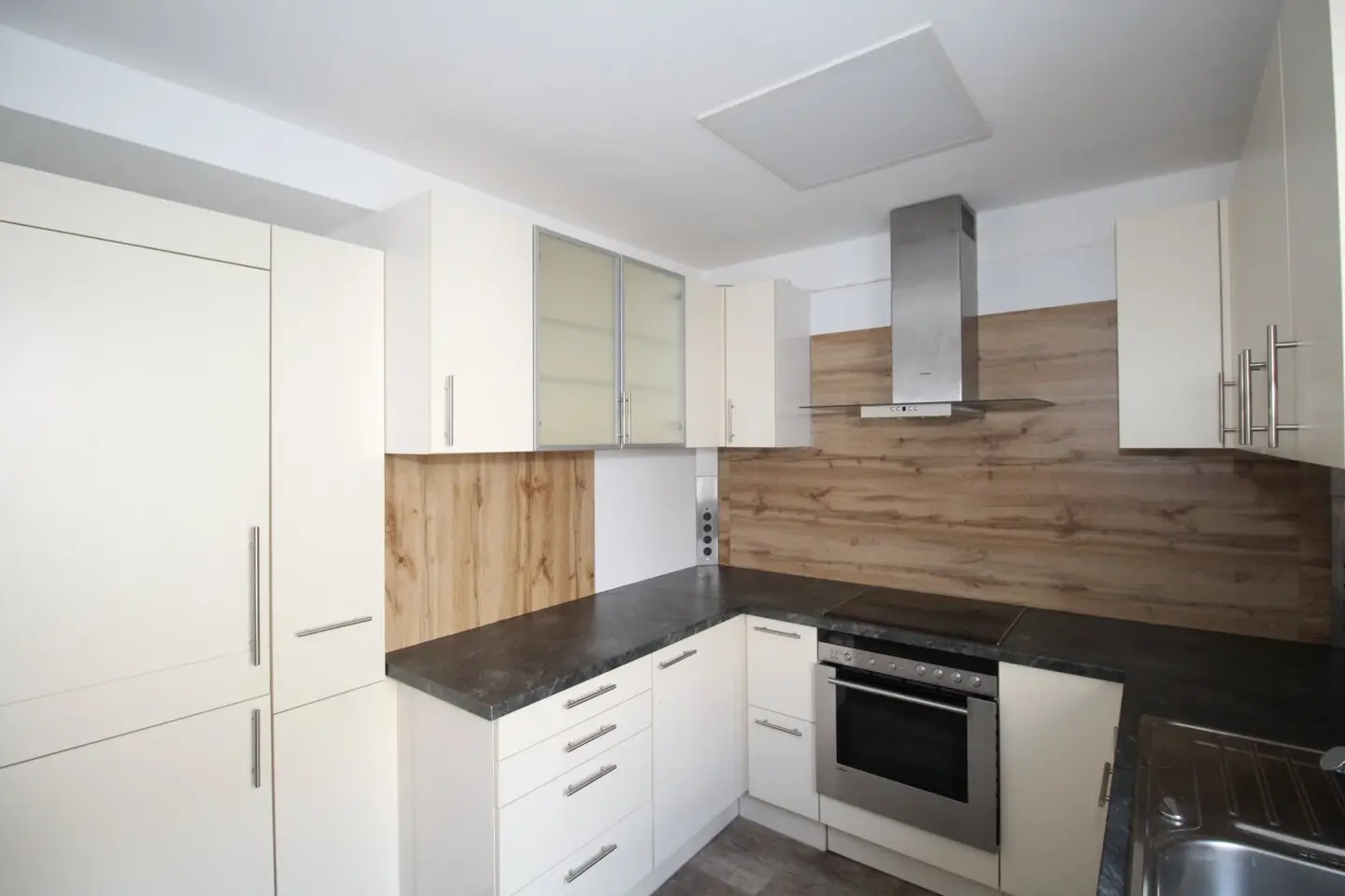 Quiet renovated partly furnished 88 m² old town house apartment in Freistadt central location