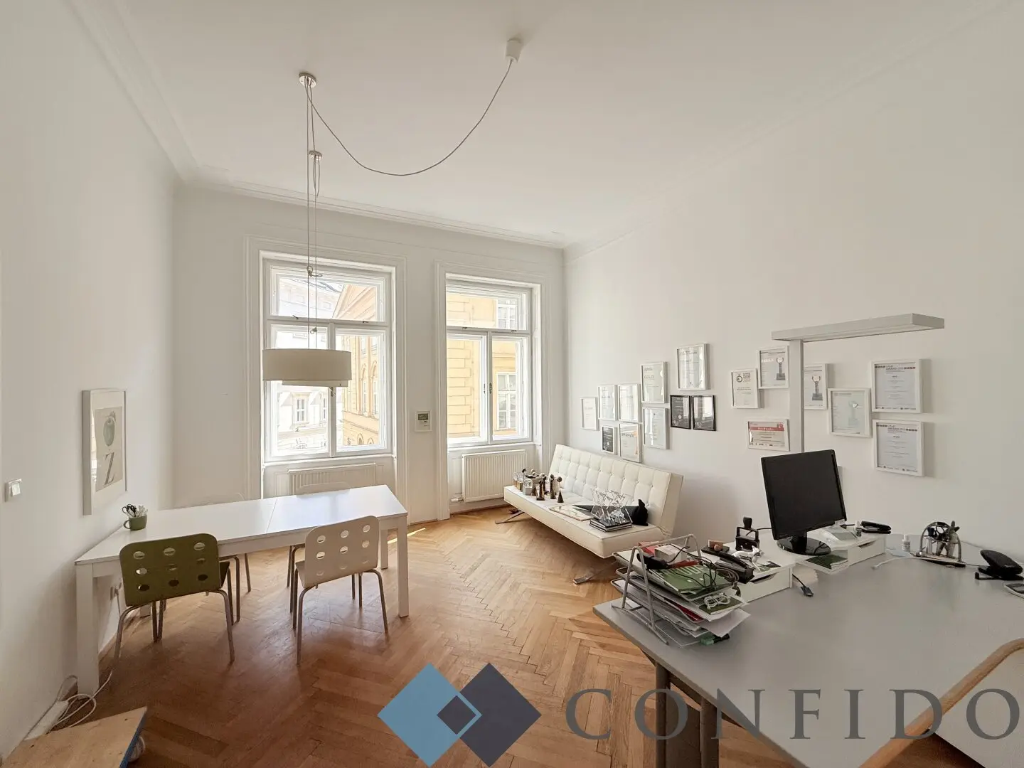 TOPLAGE POSTGASSE - Charmantes Altbaubüro mit perfekter Aufteilung!