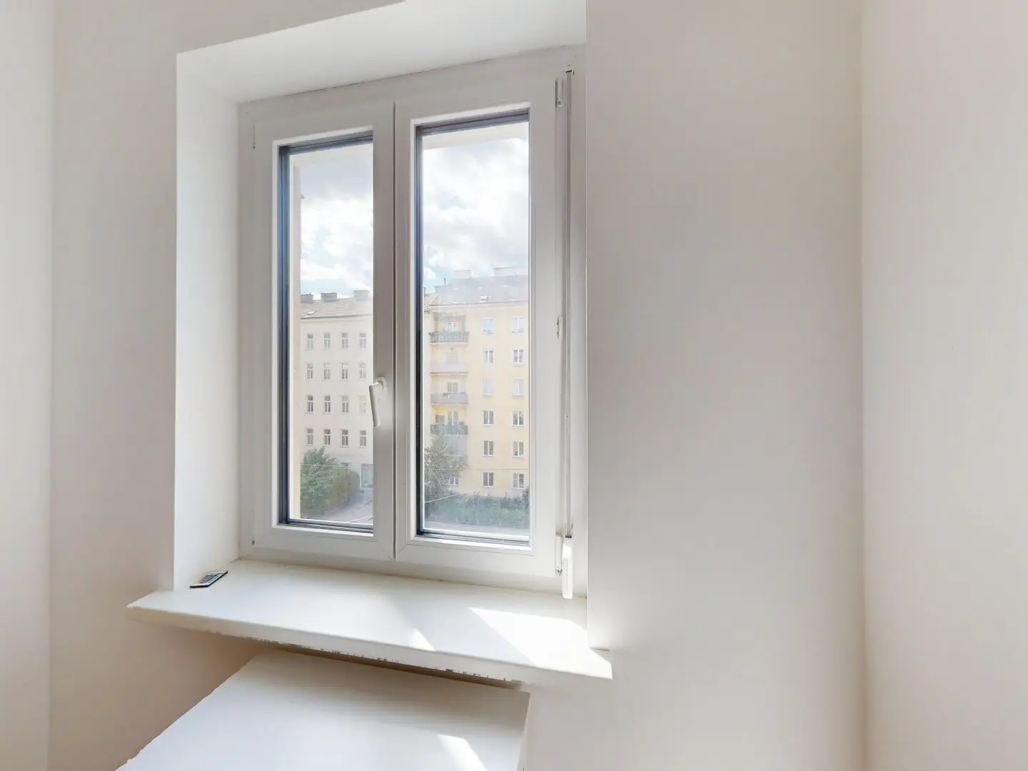 Charming 2-room apartment in Vorgartenstraße Perfect public transport connections