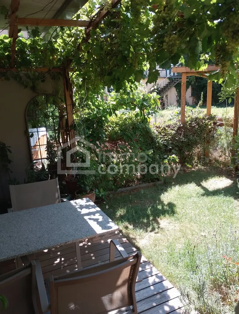 Exclusive garden apartment with southwest terrace and private garden