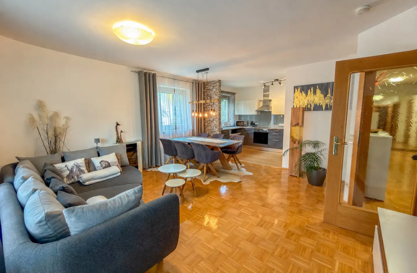 Großzügig. Ruhig. Hochwertig. – 3-Zimmer-Wohnung mit Innenhofloggia &amp; Tiefgaragenplatz
