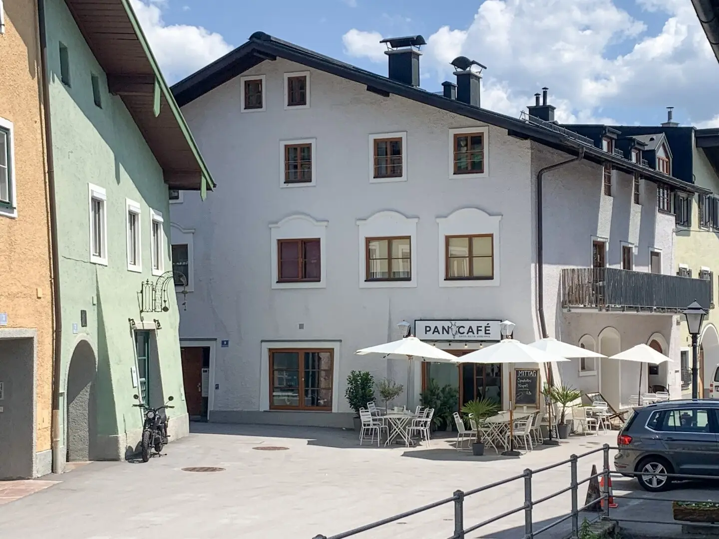 ZENTRALE LAGE - 3-ZIMMER-ALTSTADTWOHNUNG
