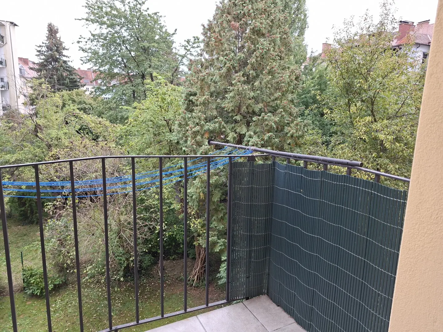 Dreamlike bright and well laid out 83.73m² old building apartment (1st floor) near Herz-Jesu Church