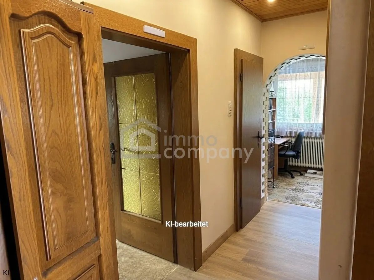 Plenty of space for big plans, residential house with garden and double garage in Ternitz for owner-occupiers and investors