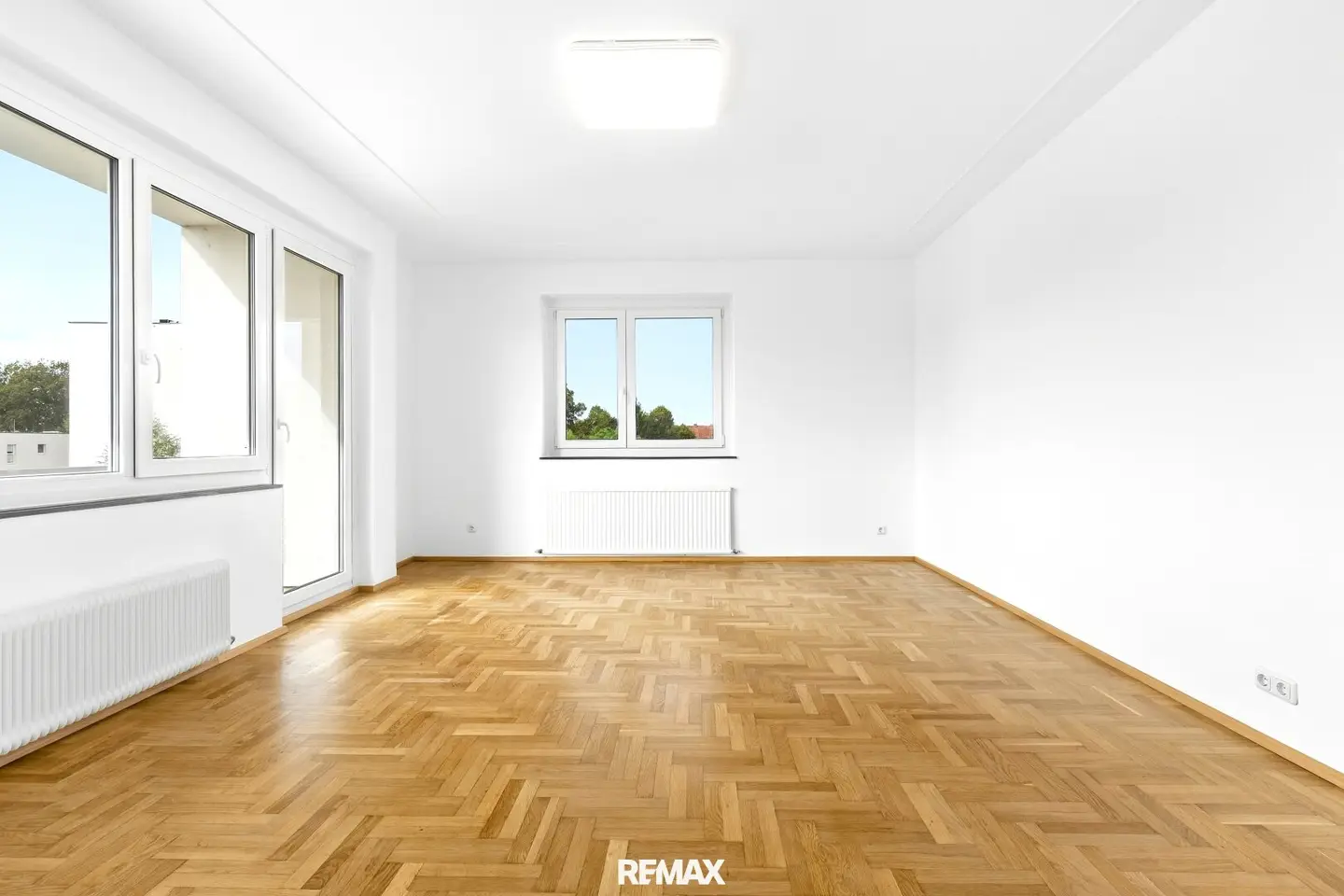 Großzügige 3-Zimmer-Wohnung mit sonniger Loggia, viel Grün und herrlichem Ausblick