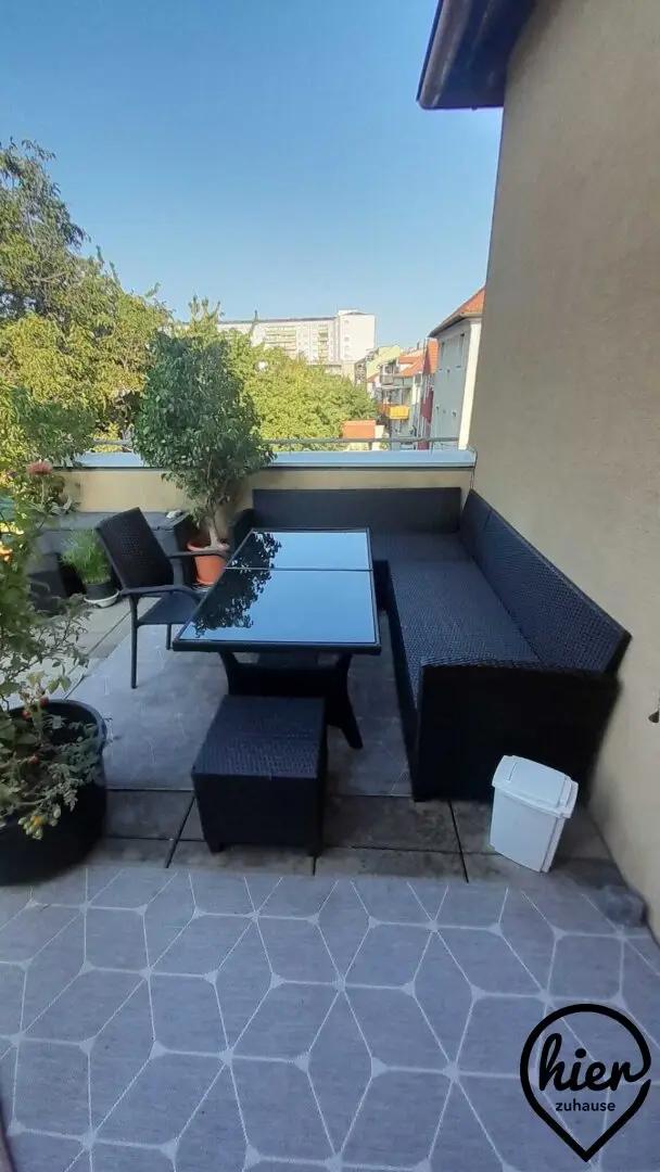 Eggenberg: 2-room kitchen apartment with terrace and underground parking space