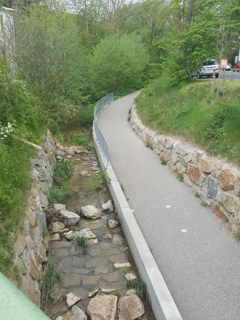 Großzügiges Grundstück in schöner Naturlage...