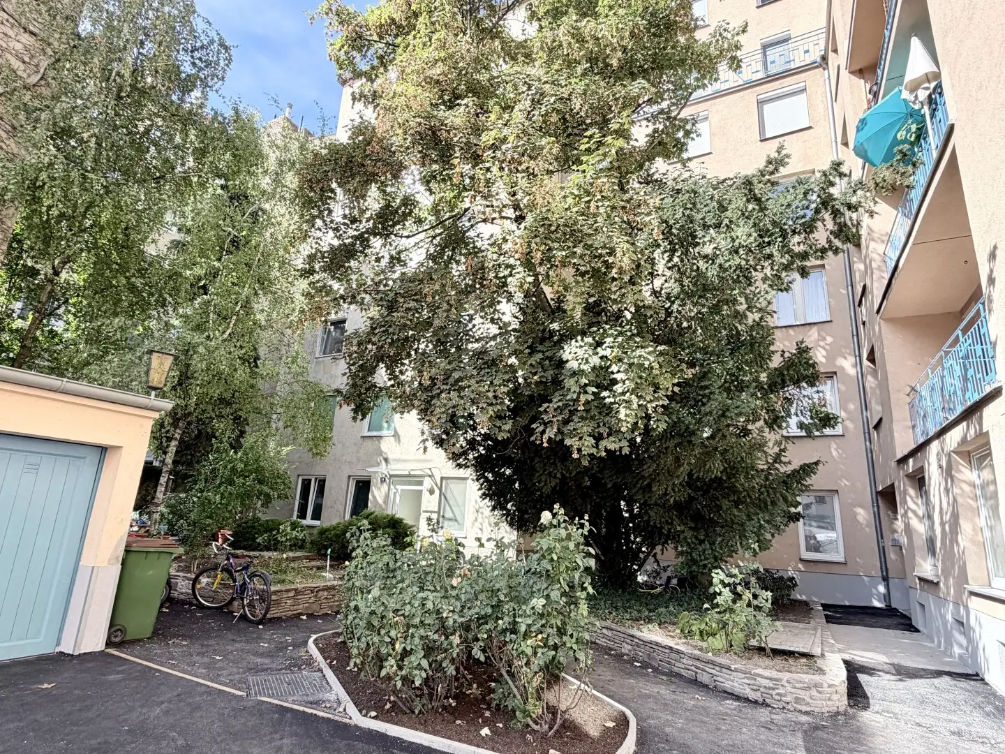 Gepflegte 2-Zimmer-Wohnung mit Balkon und separater Küche in Donaufeld