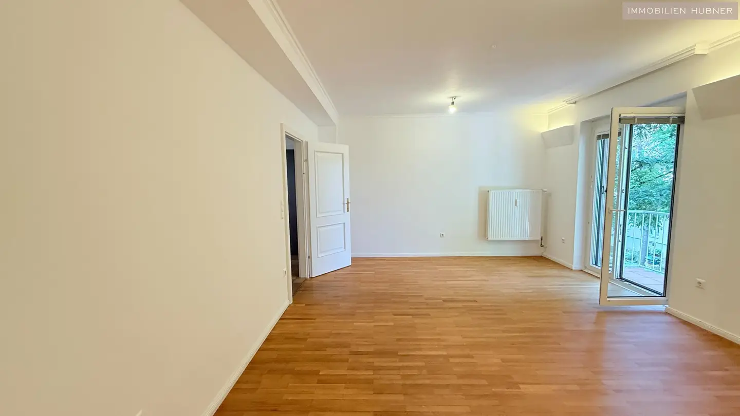 Lichtdurchflutete Wohnung mit zwei Balkonen in ruhiger Grünlage