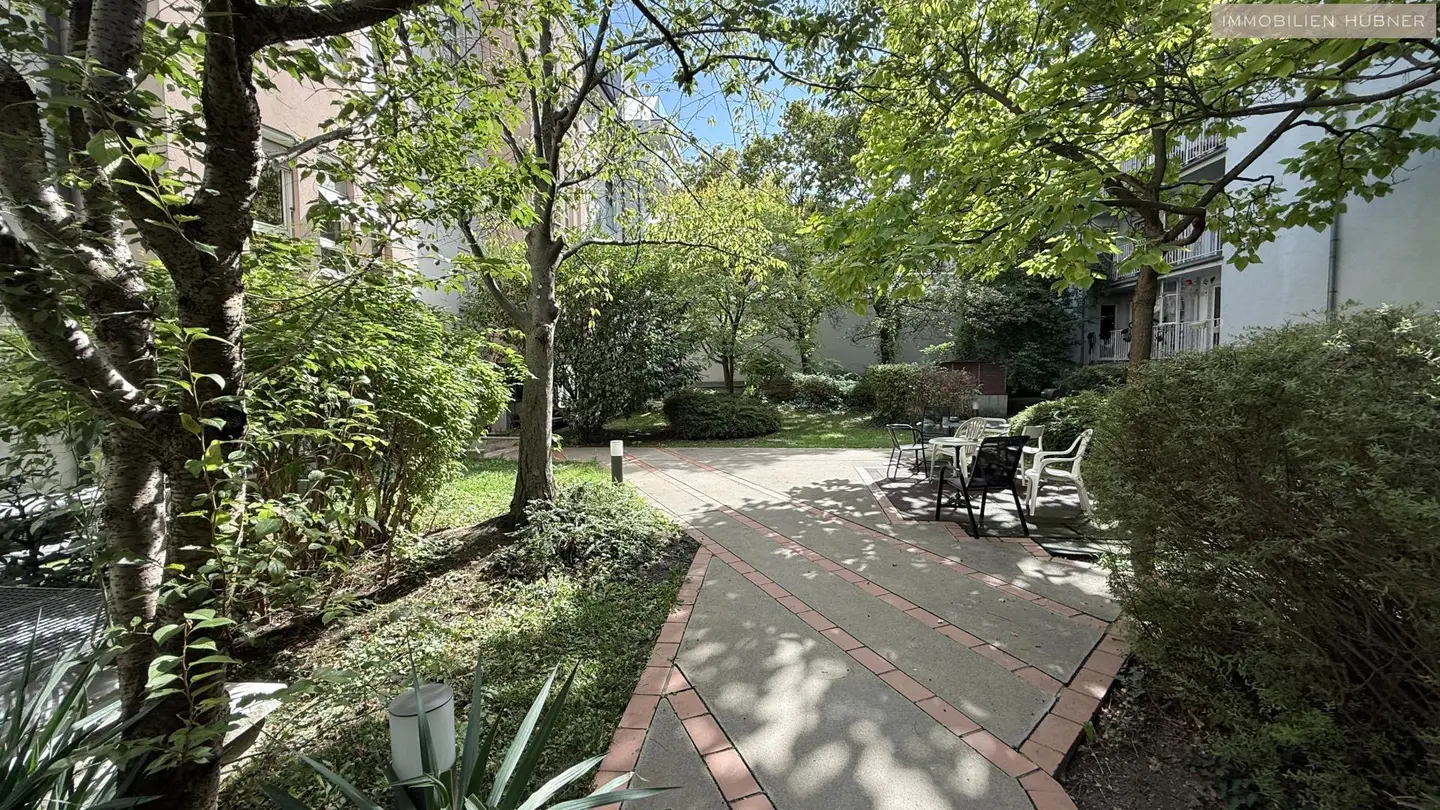 Sonnige Wohnung mit parkähnlichem Innenhof