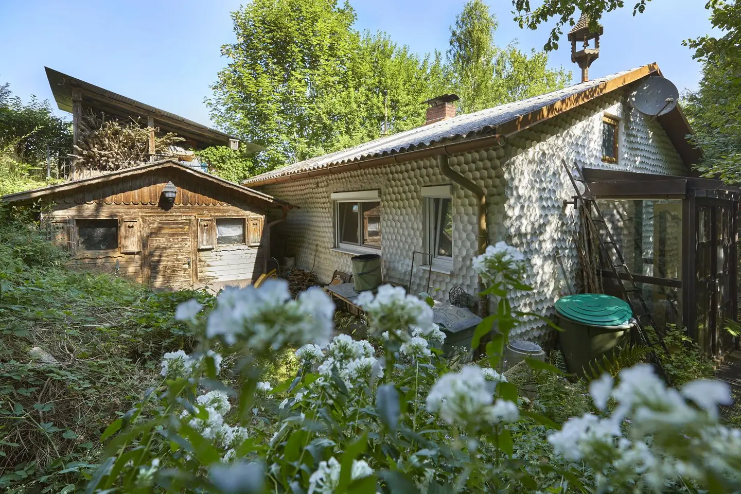 Individual apartment in green surroundings with privacy