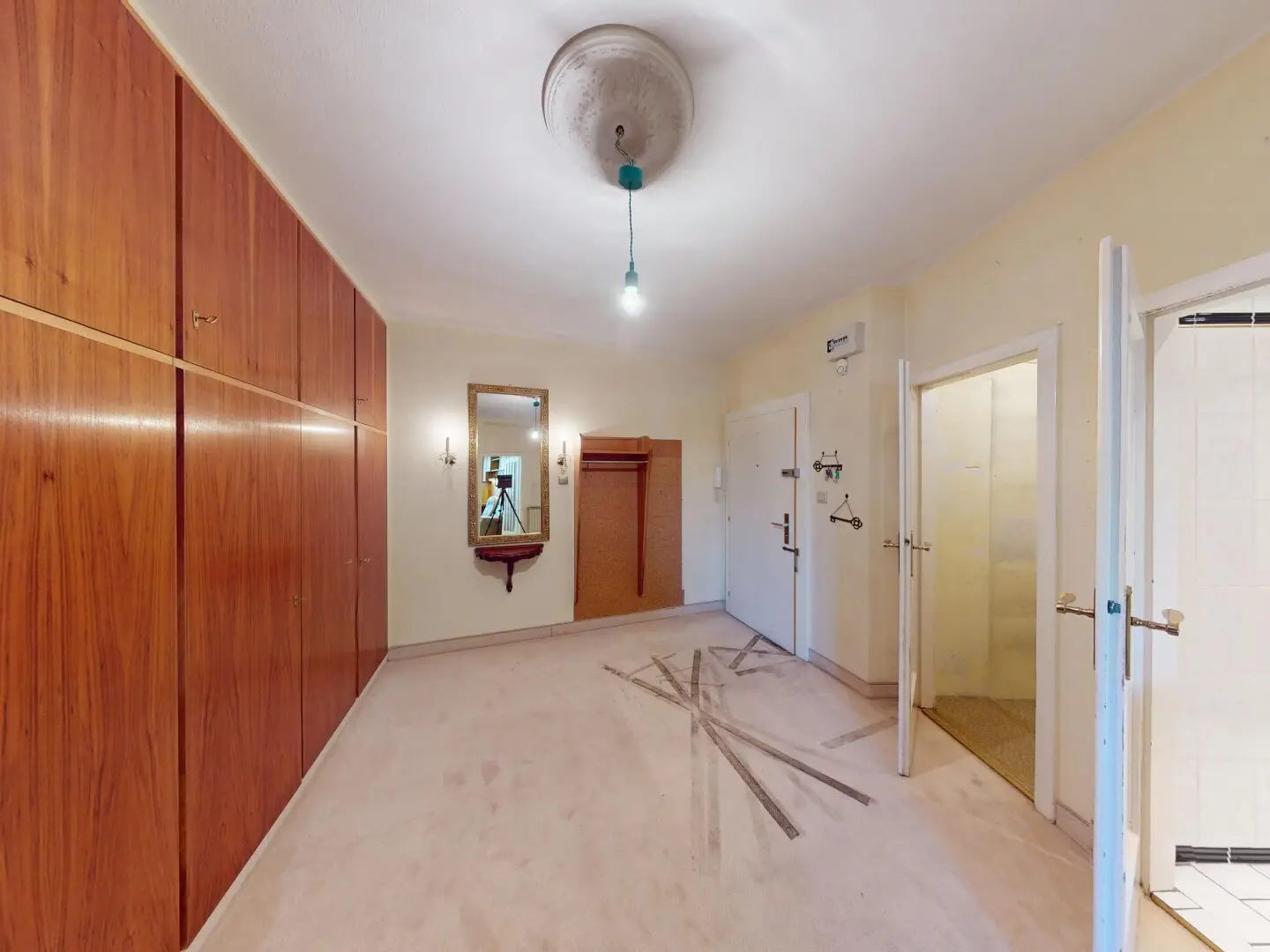 Living with distant view in the Stuwerviertel Attic apartment in best central location