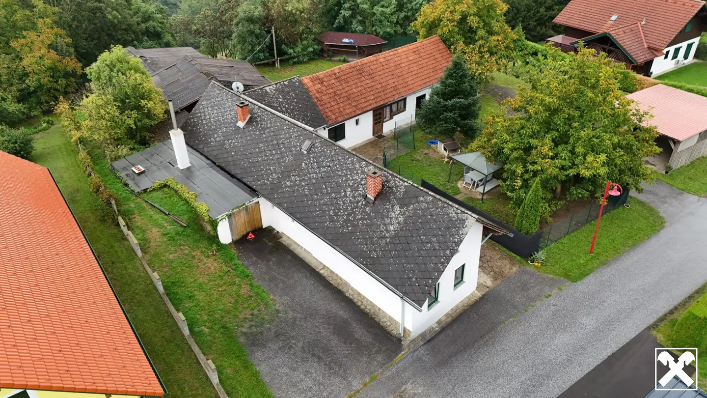 Wohnung im ländlichen Anwesen mit eigenem Teich