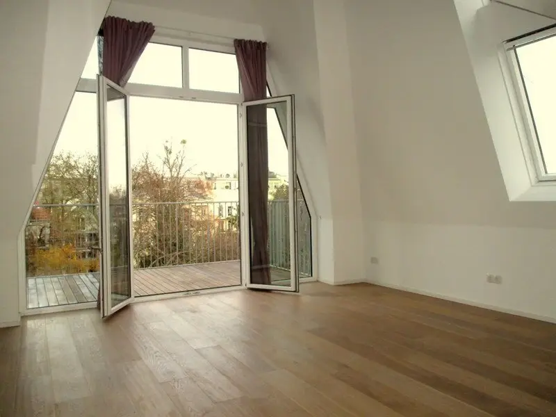 Dachgeschoss-Terrassen-Maisonette, modern, hell, absolut ruhig, Klimaanlage