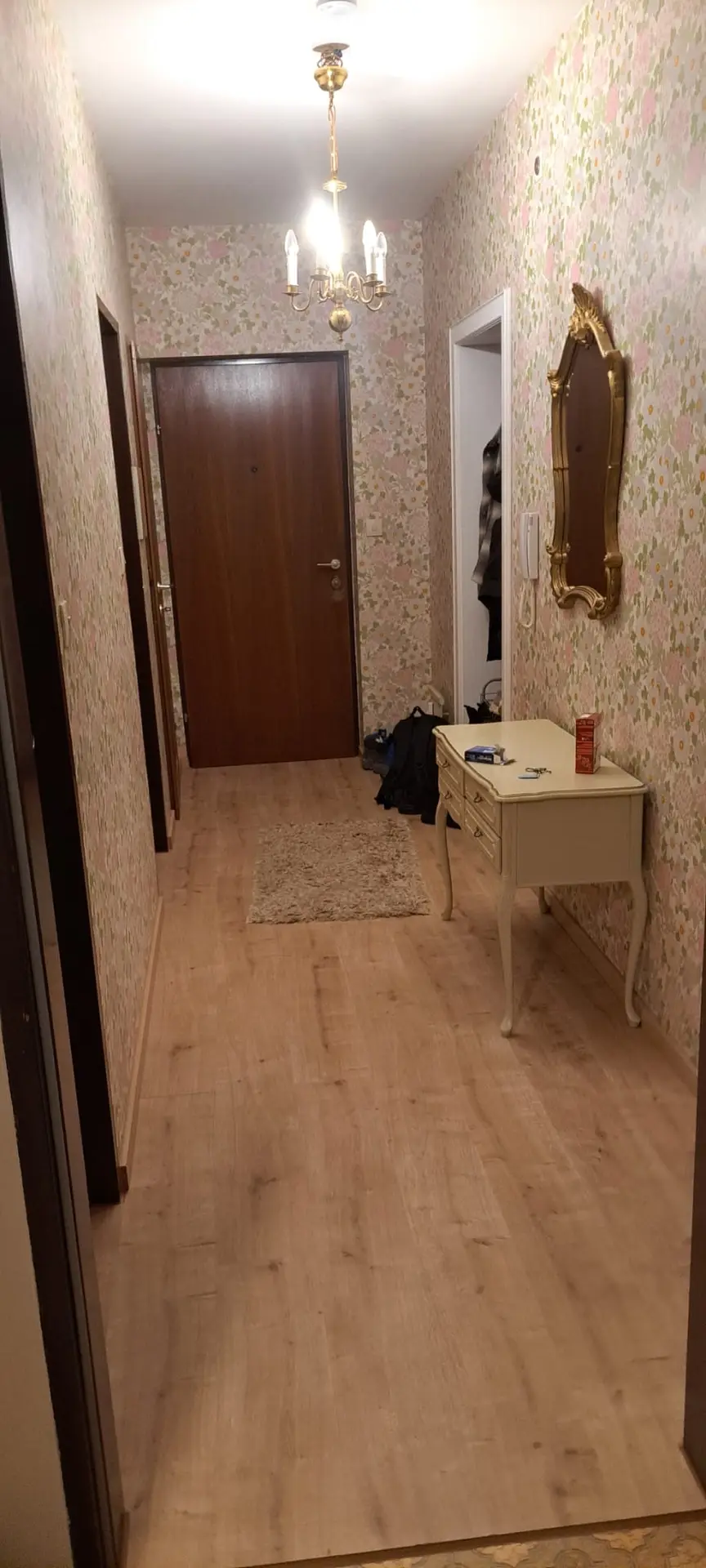 Voll möblierte Wohnung mit Loggia und Stellplatz provisionsfrei